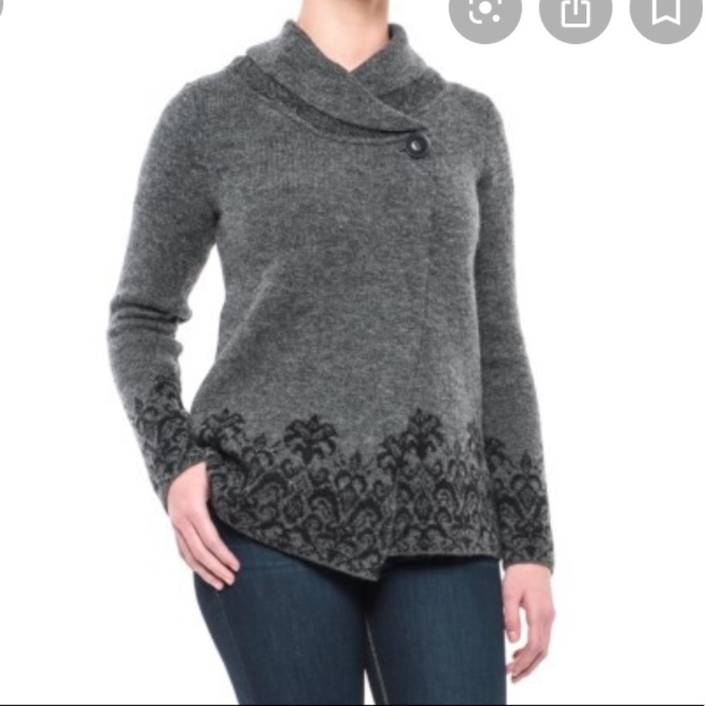 Adrienne Vittadini Sweater